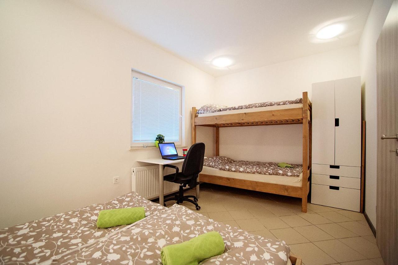 Sweet Apartments With Free Private Parking ลูบลิยานา ภายนอก รูปภาพ
