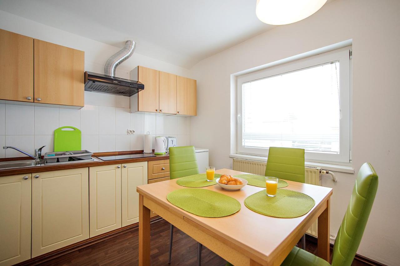 Sweet Apartments With Free Private Parking ลูบลิยานา ภายนอก รูปภาพ